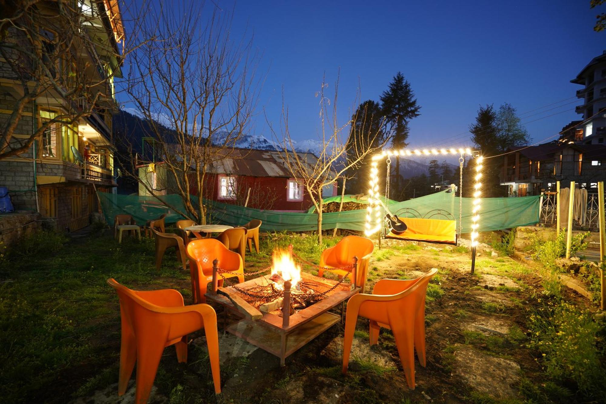 Woods Villa Cottages Manali - 1,2,3,4 Cottages & Villas Available In Manali With Scenic Mountain View Exterior foto